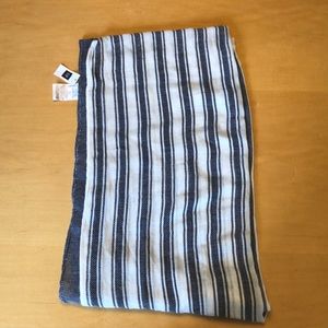 NEW!! Gap navy and white infinity scarf